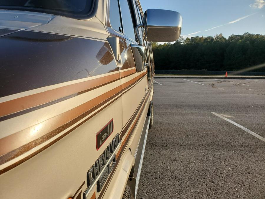 Детали экстерьера Chevrolet G20 Conversion Van  (CG21305) 1988 года  (фото 104 из 257)